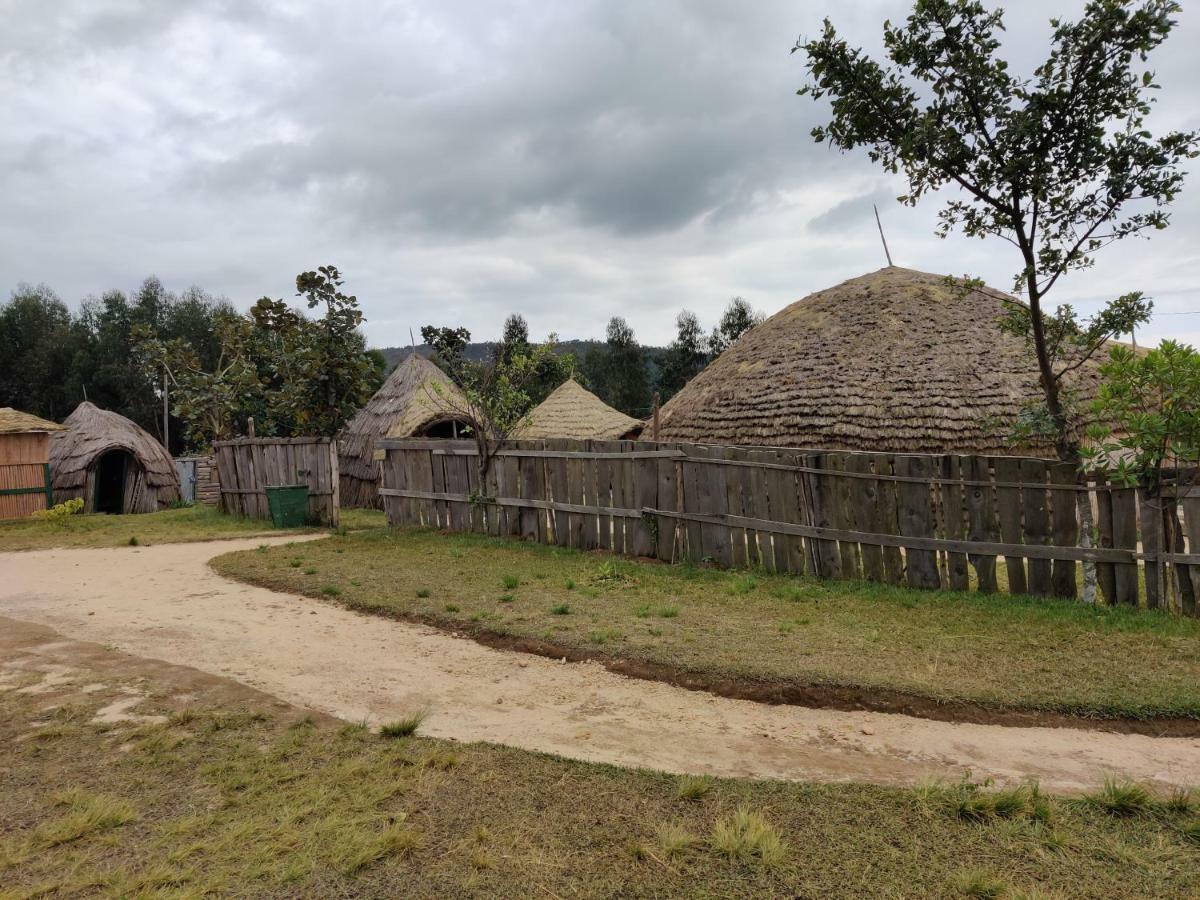 Kitabi Ecocenter Hotel Gabegi Exterior foto